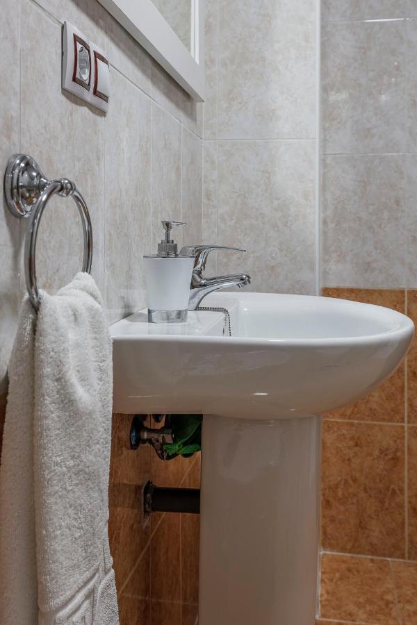 Ruisenor 10 Apartment Sevilla Bagian luar foto
